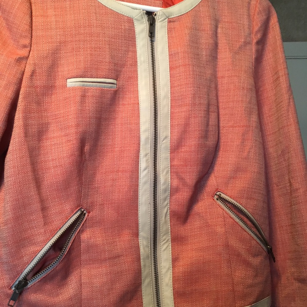 Blazer - Picture 2 of 4